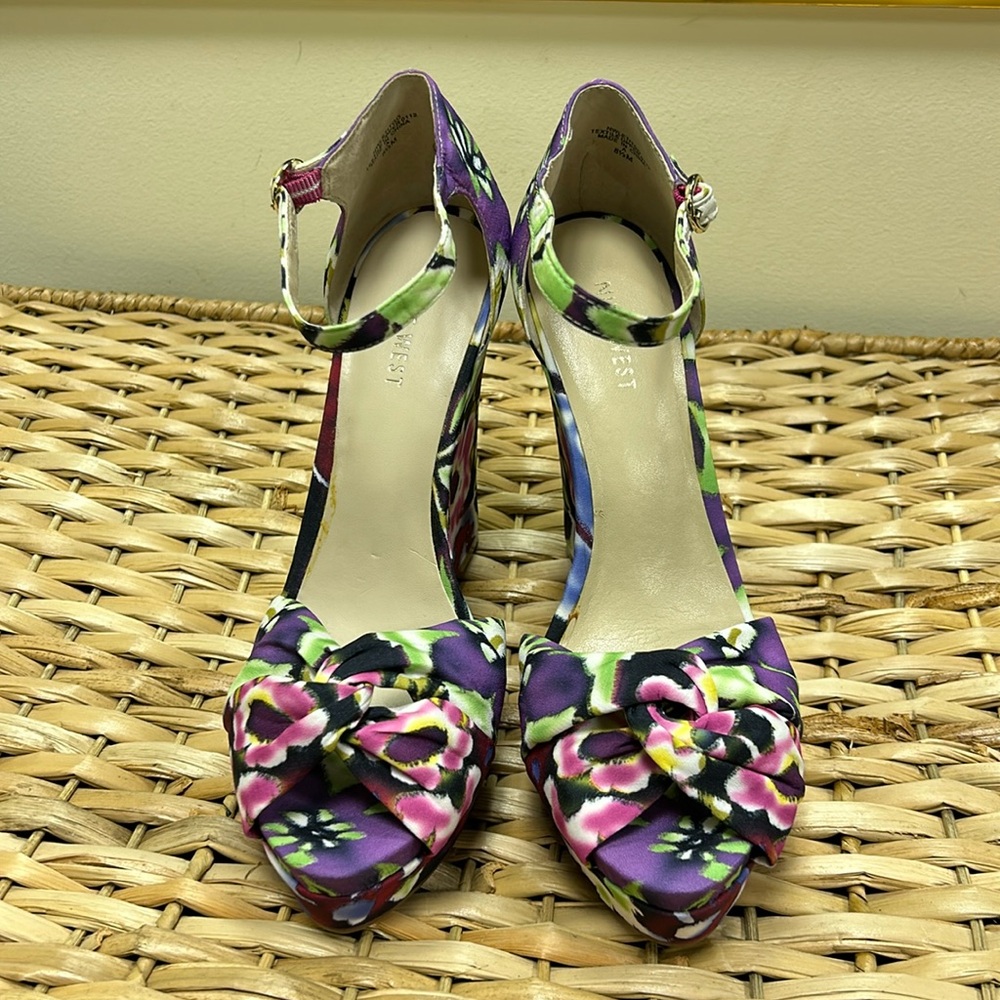 New Nine West floral satin wedge heels